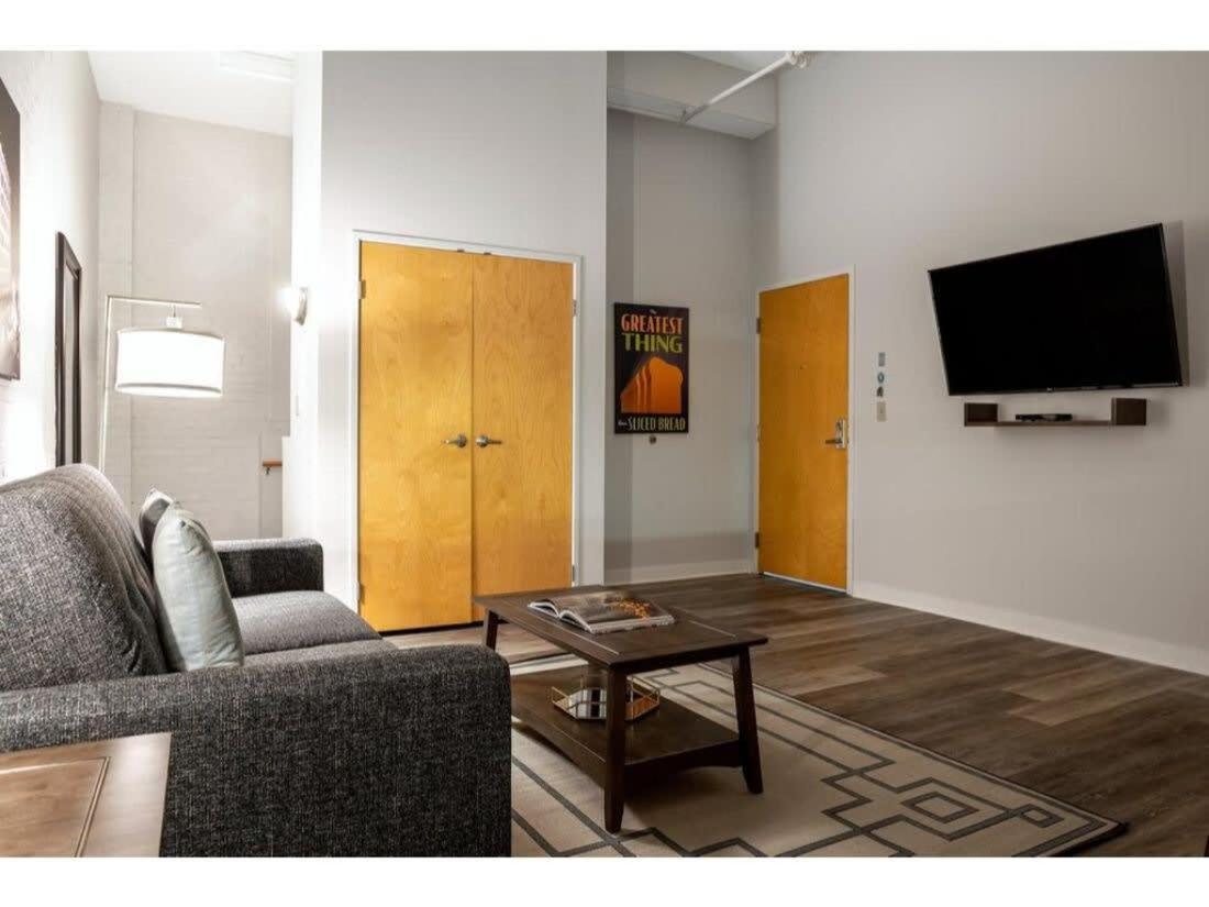 Beautiful 2Br 2Ba In The Block By Cozysuites Indianapolis Eksteriør bilde