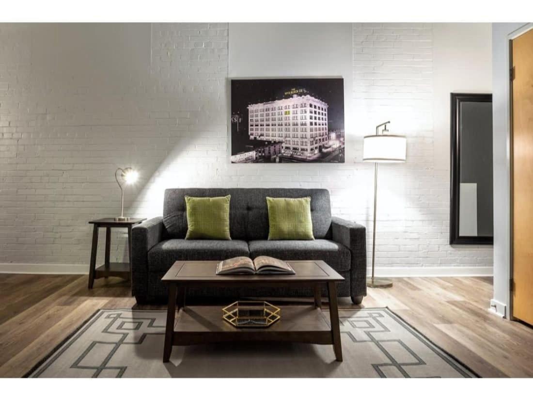 Beautiful 2Br 2Ba In The Block By Cozysuites Indianapolis Eksteriør bilde